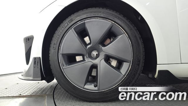 Tesla Model 3 Long Range AWD - фото 4