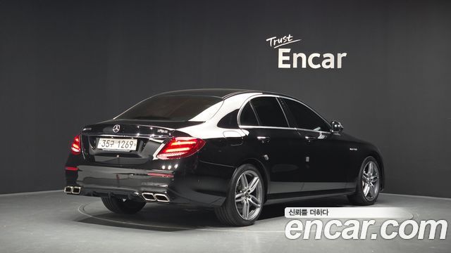 Mercedes-Benz E-Class W213 E300 AMG Line - фото 1