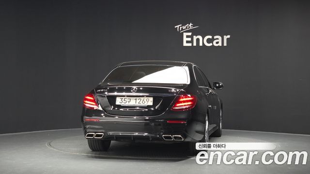 Mercedes-Benz E-Class W213 E300 AMG Line - фото 3