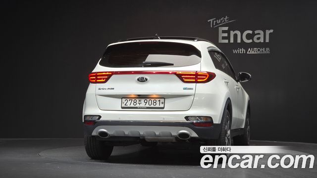 Kia Sportage The Bold Diesel 2.0 2WD Inteligent - фото 3