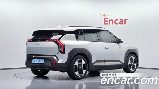 Kia EV3 Long Range 2WD Earth - фото 1