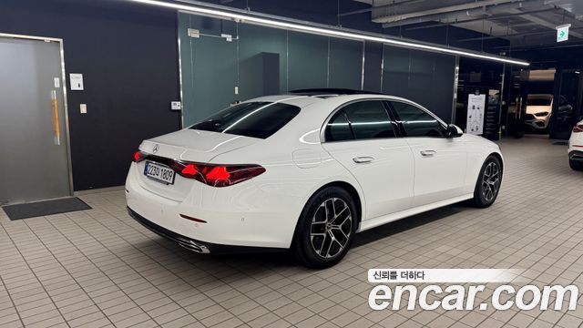 Mercedes-Benz E-Class W214 E200 Avantgarde - фото 1