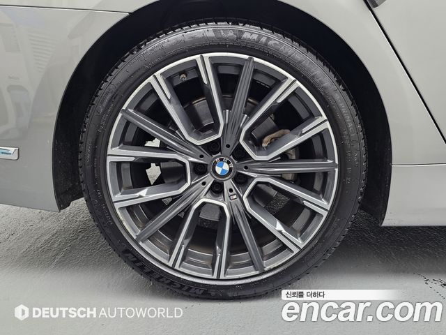 BMW 7 Series G11 740i M Sport - фото 4