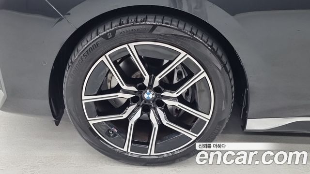 BMW 7 Series G70 740d xDrive M Sport - фото 4