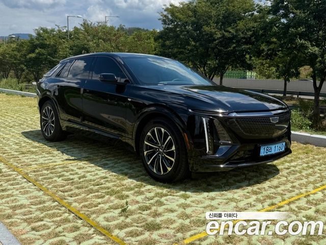 Cadillac Lyriq Sport - фото 2