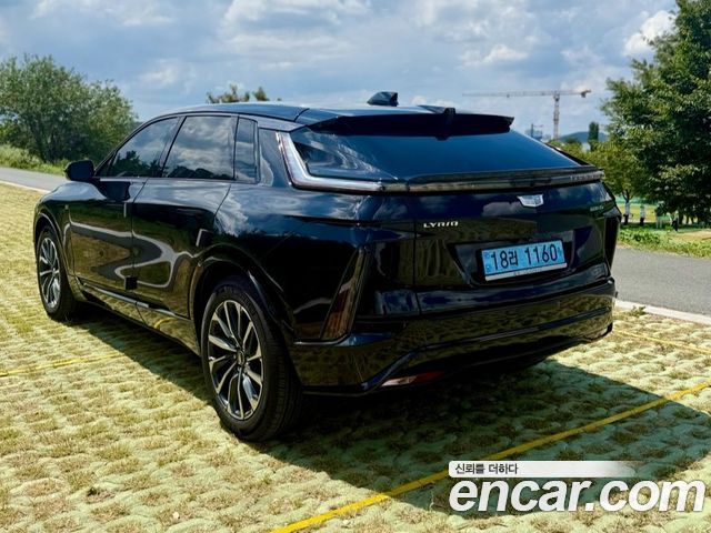 Cadillac Lyriq Sport - фото 3