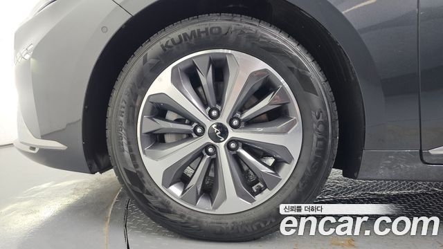 Kia K8 гибрид Noblesse - фото 4