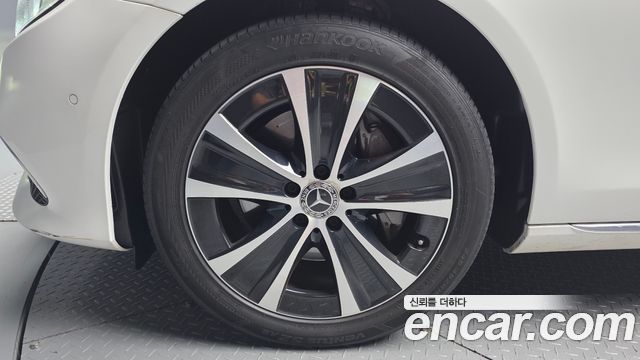 Mercedes-Benz E-Class W213 E300e Exclusive - фото 4