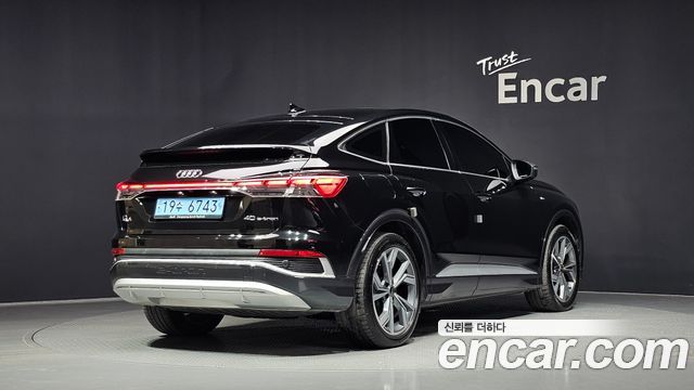 Audi Q4 e-Tron F4 40 Premium Sportback - фото 1