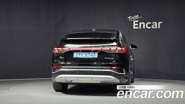 Audi Q4 e-Tron F4 40 Premium Sportback - фото 3