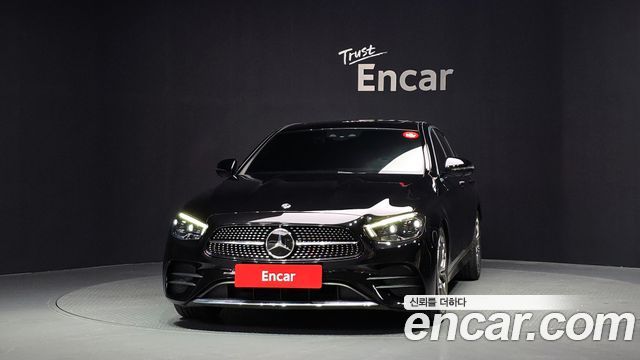 Mercedes-Benz E-Class W213 E220d 4MATIC AMG Line - фото 2