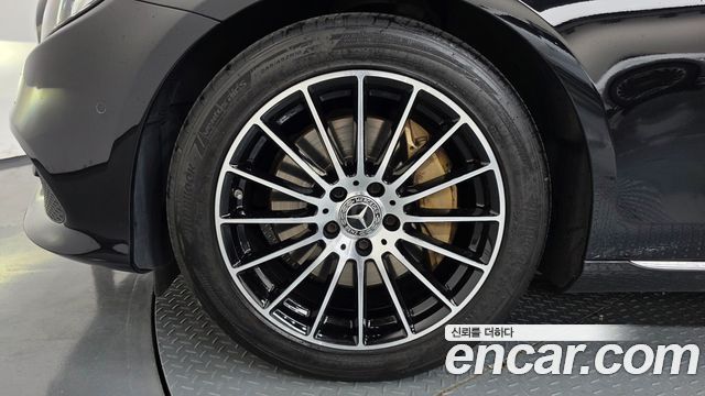 Mercedes-Benz E-Class W213 E300 Avantgarde - фото 4