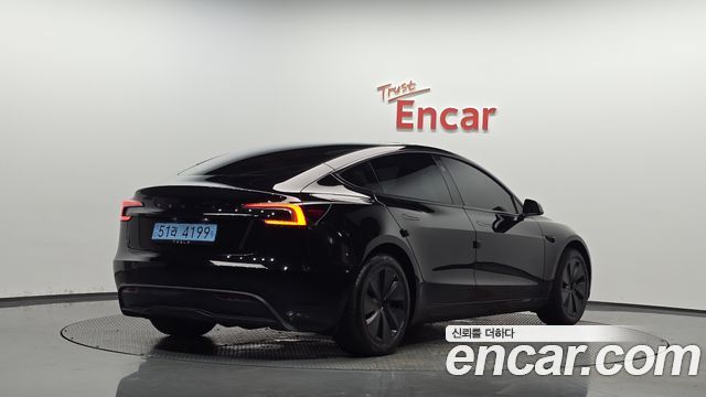 Tesla Model 3 RWD - фото 0
