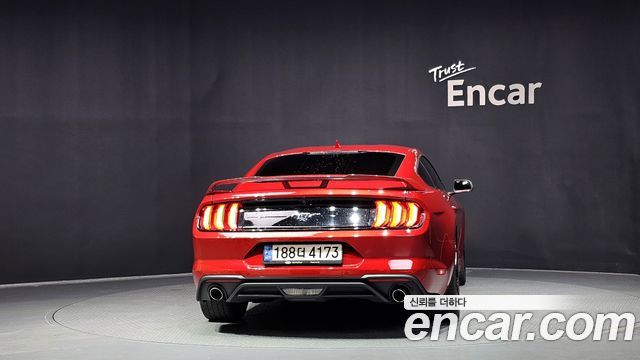 Ford Mustang Coupe - фото 3