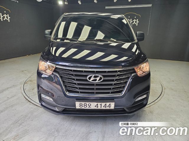 Hyundai Starex New Van 3-Seater Smart - фото 2