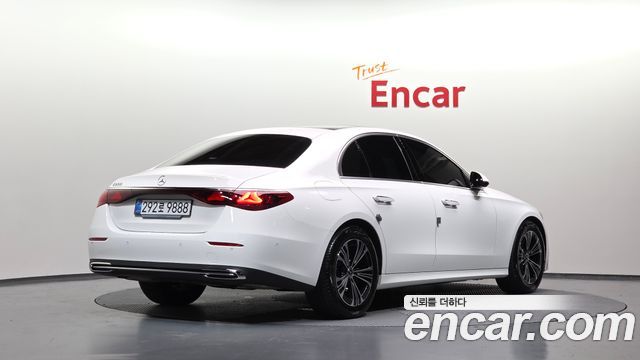 Mercedes-Benz E-Class W214 E200 Avantgarde - фото 1