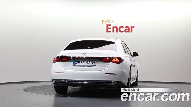 Mercedes-Benz E-Class W214 E200 Avantgarde - фото 3