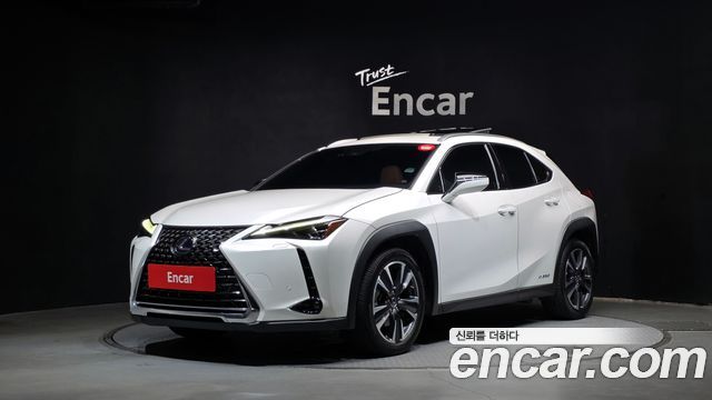 Lexus UX 250h 2.0 AWD - фото 0