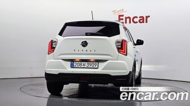 SsangYong Tivoli Gasoline 1.5 2WD V3 - фото 3