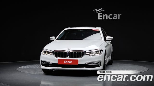 BMW 5 Series G30 530e Luxury - фото 1