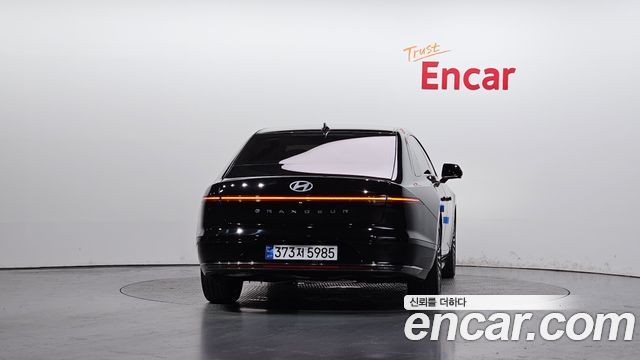 Hyundai Grandeur GN7 2,5 Gasoline 2WD Calligraphy - фото 3