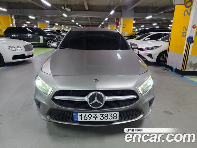 Mercedes-Benz A-Class W177 A220 Hatchback - фото 0