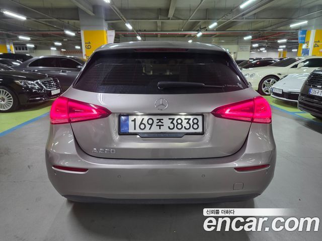 Mercedes-Benz A-Class W177 A220 Hatchback - фото 1