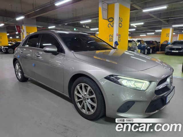 Mercedes-Benz A-Class W177 A220 Hatchback - фото 2