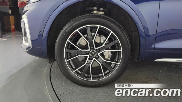 Audi Q5 FY 45 TFSI Quattro Sportback Premium - фото 4