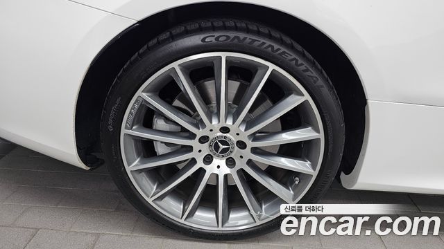 Mercedes-Benz E-Class W213 E450 4MATIC Cabriolet - фото 4