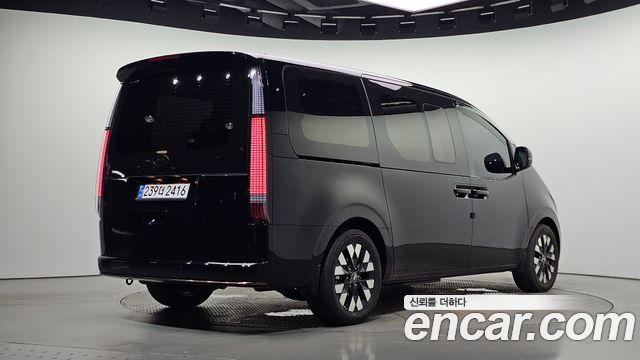 Hyundai Staria HEV 1.6 Lounge 7-Seater Inspiration - фото 1
