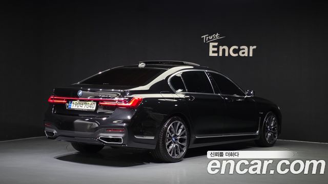 BMW 7 Series G11 745Le iPerformance M Sport - фото 1