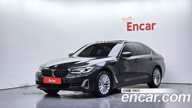 BMW 5 Series G30 530e Luxury - фото 0