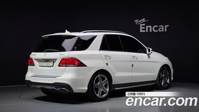 Mercedes-Benz GLE-Class W166 GLE350 d 4MATIC Premium - фото 1