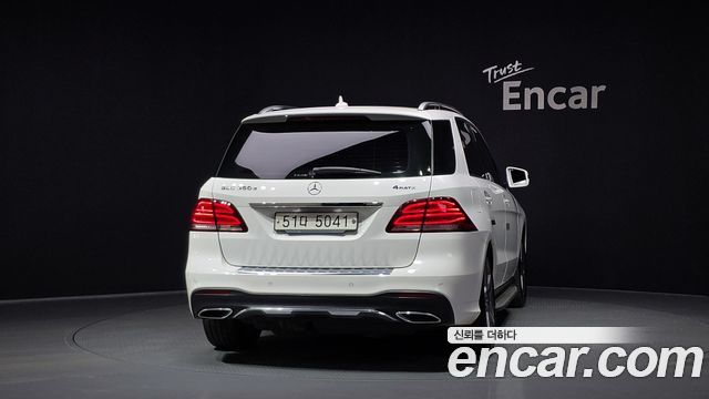 Mercedes-Benz GLE-Class W166 GLE350 d 4MATIC Premium - фото 3