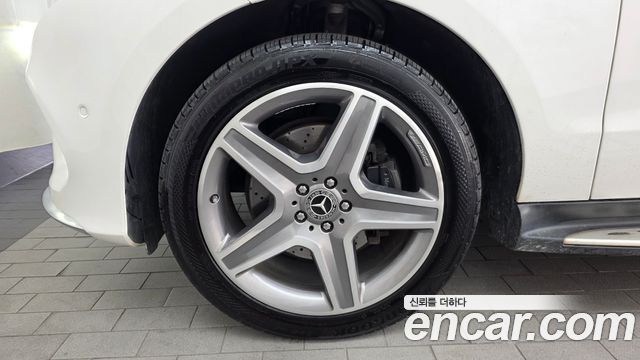 Mercedes-Benz GLE-Class W166 GLE350 d 4MATIC Premium - фото 4