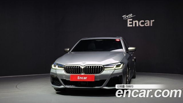 BMW 5 Series G30 M550i xDrive - фото 2