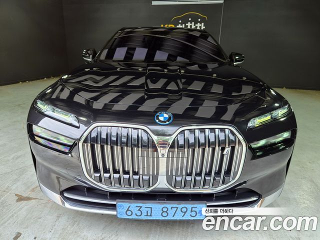 BMW i7 G70 xDrive 60 Design Pure Excellence - фото 0