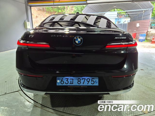 BMW i7 G70 xDrive 60 Design Pure Excellence - фото 1