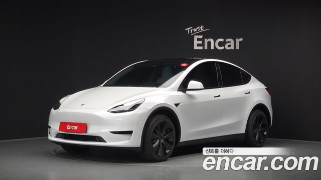 Tesla Model Y RWD - фото 0