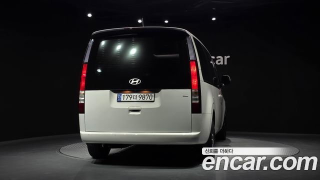 Hyundai Staria 4WD Tourer 9-Seater Modern - фото 3
