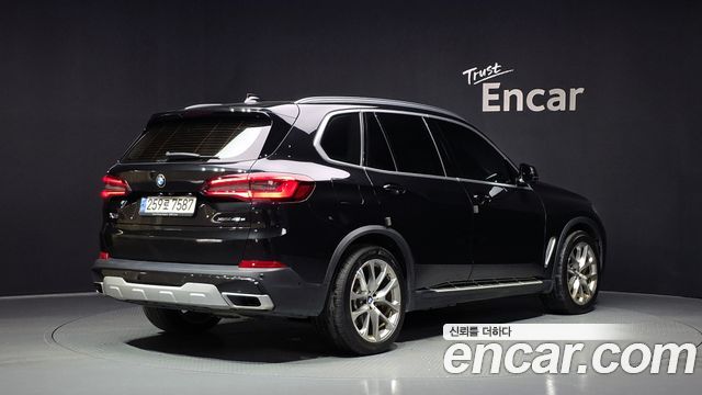 BMW X5 G05 xDrive 45e xLine - фото 1