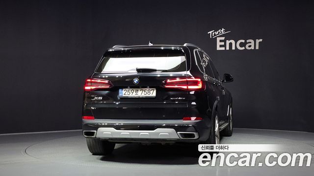 BMW X5 G05 xDrive 45e xLine - фото 3