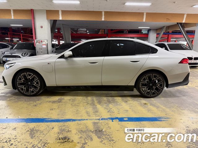 BMW 5 Series G60 530e M Sport - фото 2