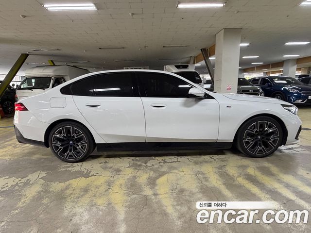 BMW 5 Series G60 530e M Sport - фото 4