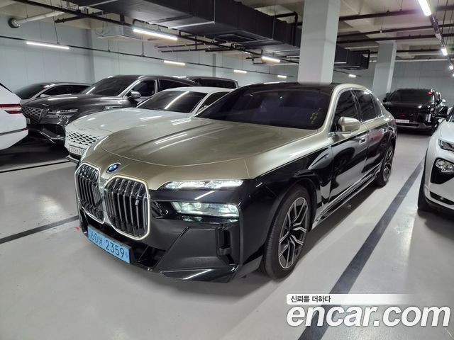 BMW i7 G70 eDrive 50 M Sport - фото 1