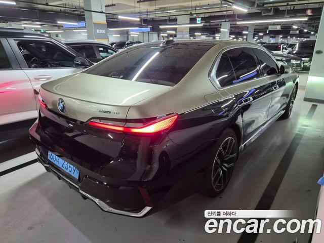 BMW i7 G70 eDrive 50 M Sport - фото 2