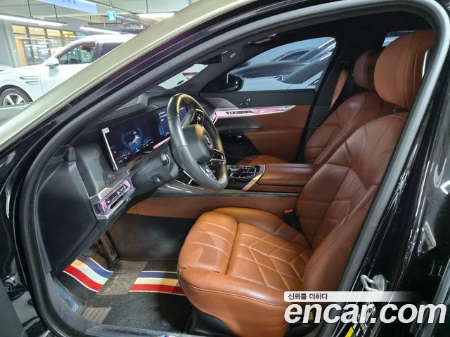 BMW i7 G70 eDrive 50 M Sport - фото 4