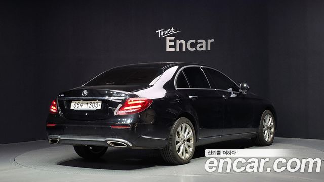 Mercedes-Benz E-Class W213 E300 4MATIC Exclusive - фото 1