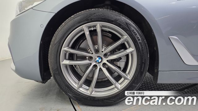 BMW 5 Series G30 520d M Sport Package Plus - фото 4
